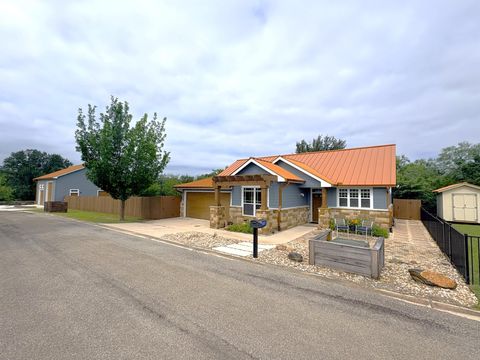 Photo of 107 Kandi LN, Sunrise Beach, TX 78643 (MLS # 6190129)