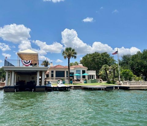 101 Far North CIR Horseshoe Bay TX 78657