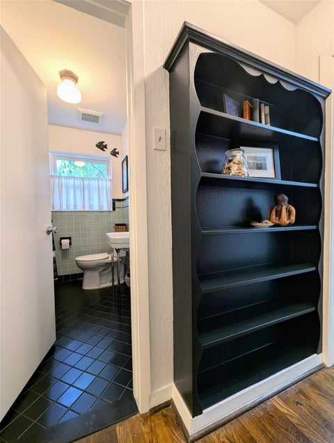 Tiny photo for 1610 Larkwood DR, Austin, TX 78723 (MLS # 4008394)