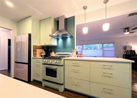 Tiny photo for 1610 Larkwood DR, Austin, TX 78723 (MLS # 4008394)