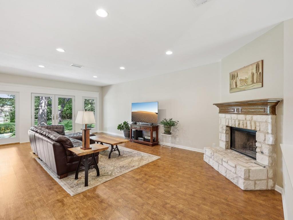 4116 Kachina DR
