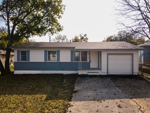 Photo of 2107 Brantley Ave, Copperas Cove, TX 76522 (MLS # 5550011)