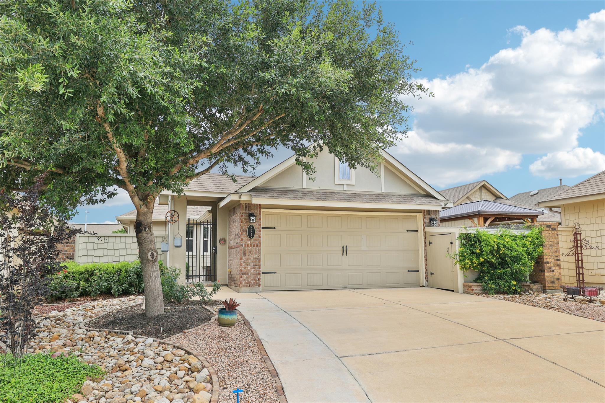 238 Rock Bluff LN