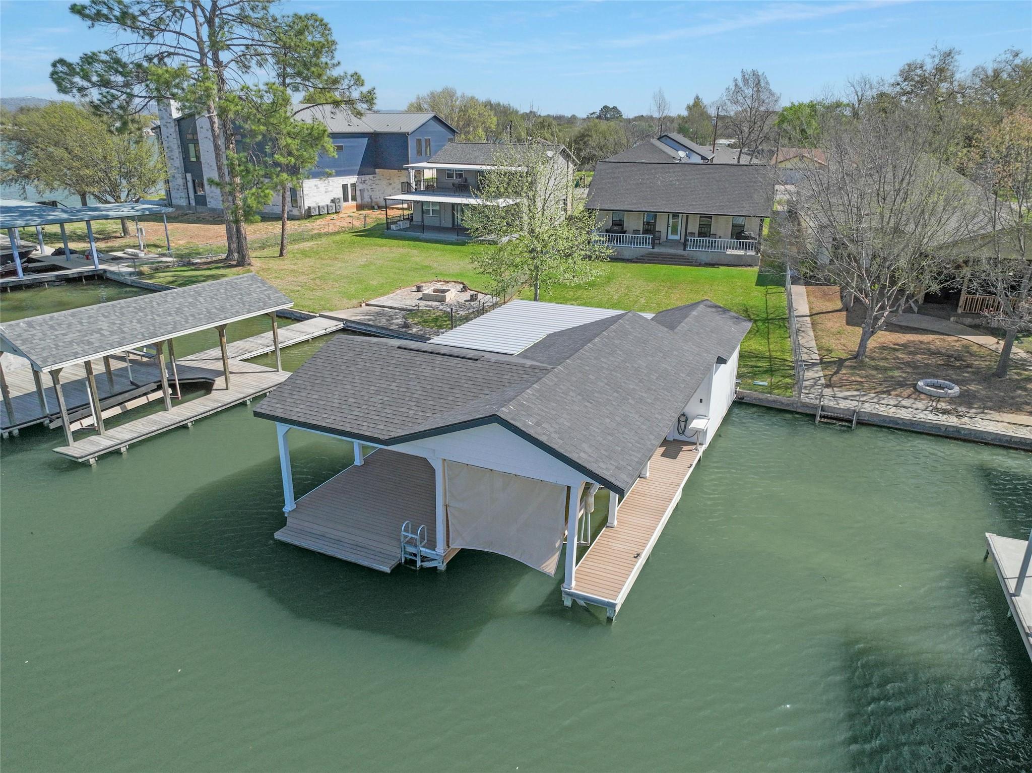 411 W Greenbriar DR