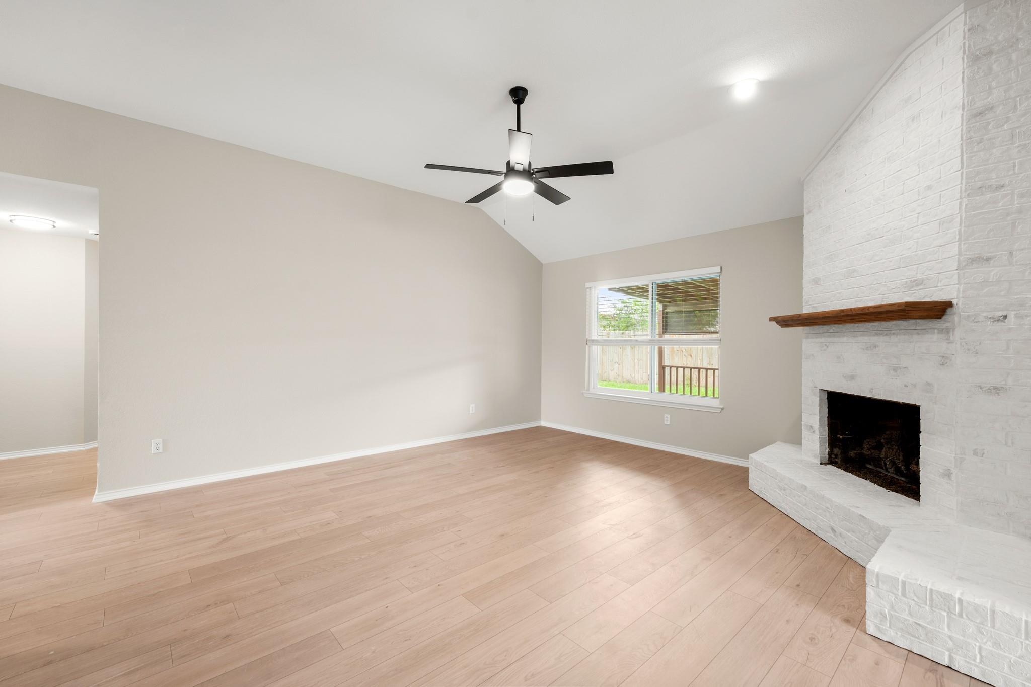 2113 Rosemary LN
