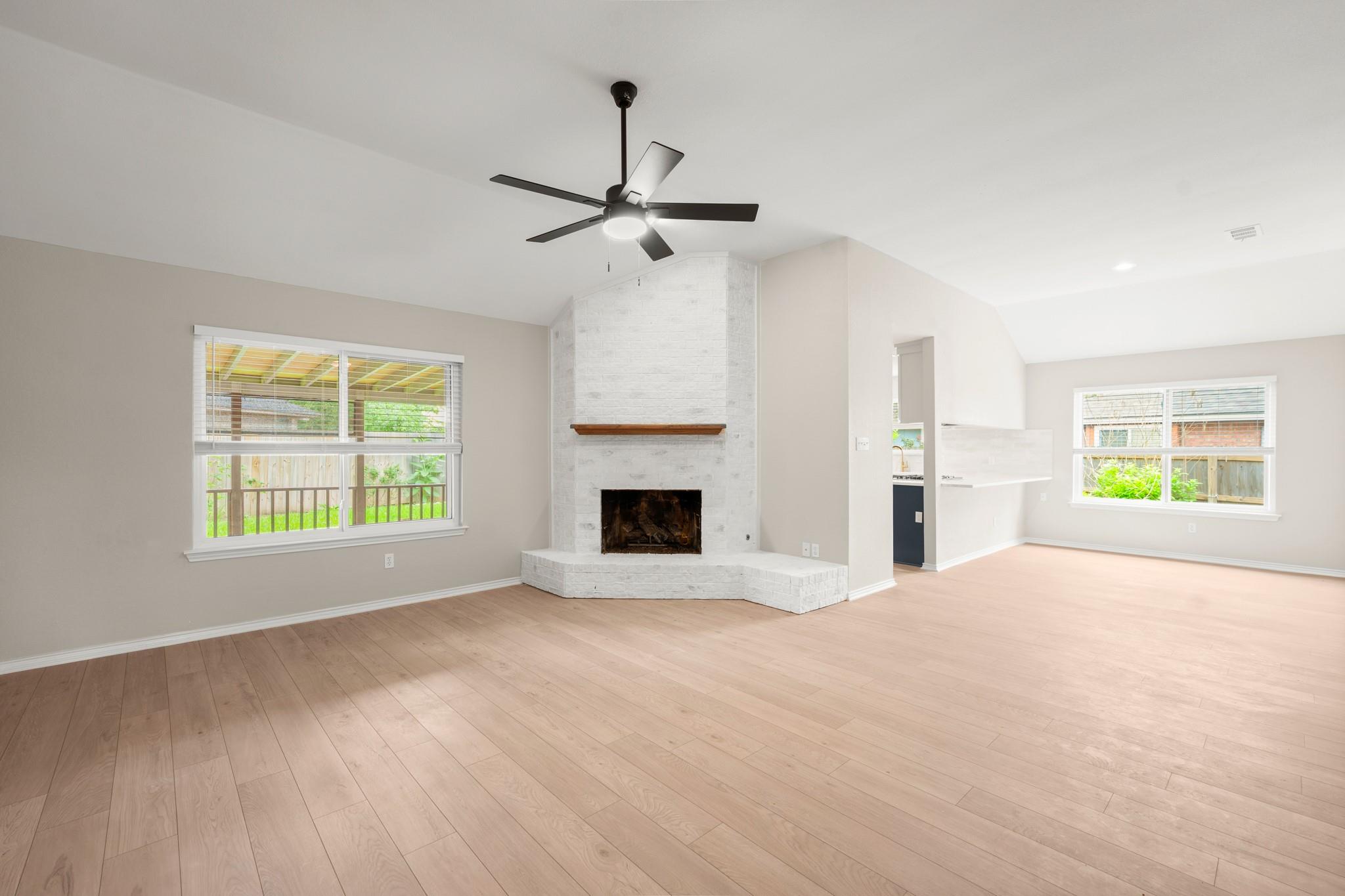 2113 Rosemary LN