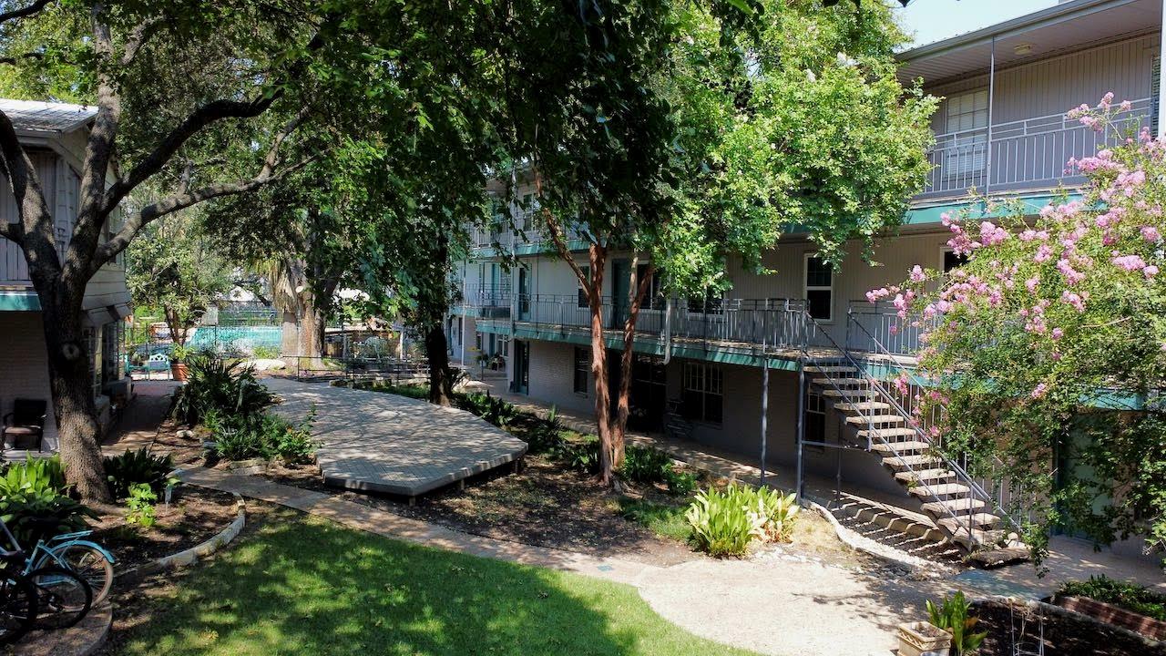 300 Crockett ST 308
