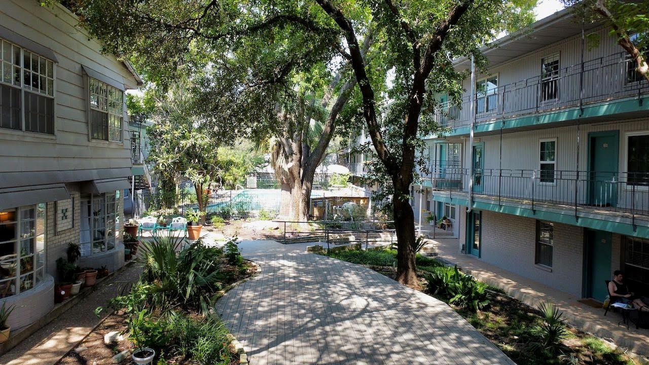 300 Crockett ST 308