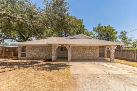 Photo of 1509 Park LN, Georgetown, TX 78628 (MLS # 5400448)