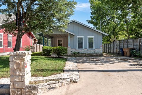 Photo of 2609 Sol Wilson Ave, Austin, TX 78702 (MLS # 3915084)