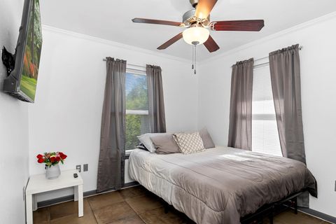 Tiny photo for 2609 Sol Wilson Ave, Austin, TX 78702 (MLS # 3915084)