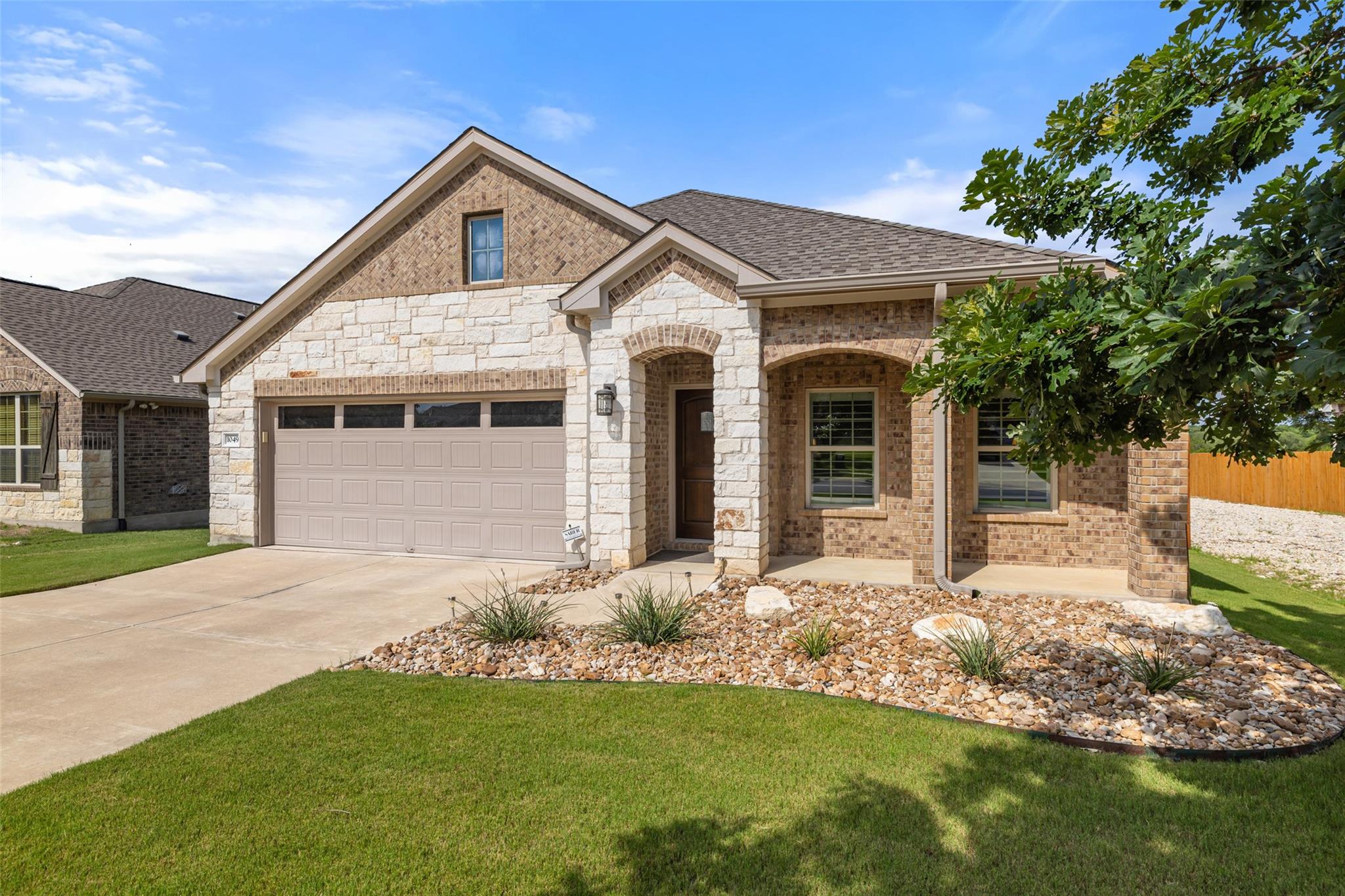 1049 Naranjo DR