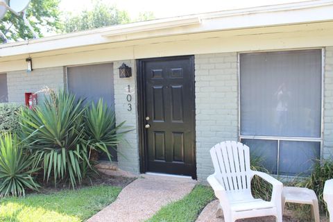 Photo of 606 W 51 ST #103, Austin, TX 78751 (MLS # 2621832)