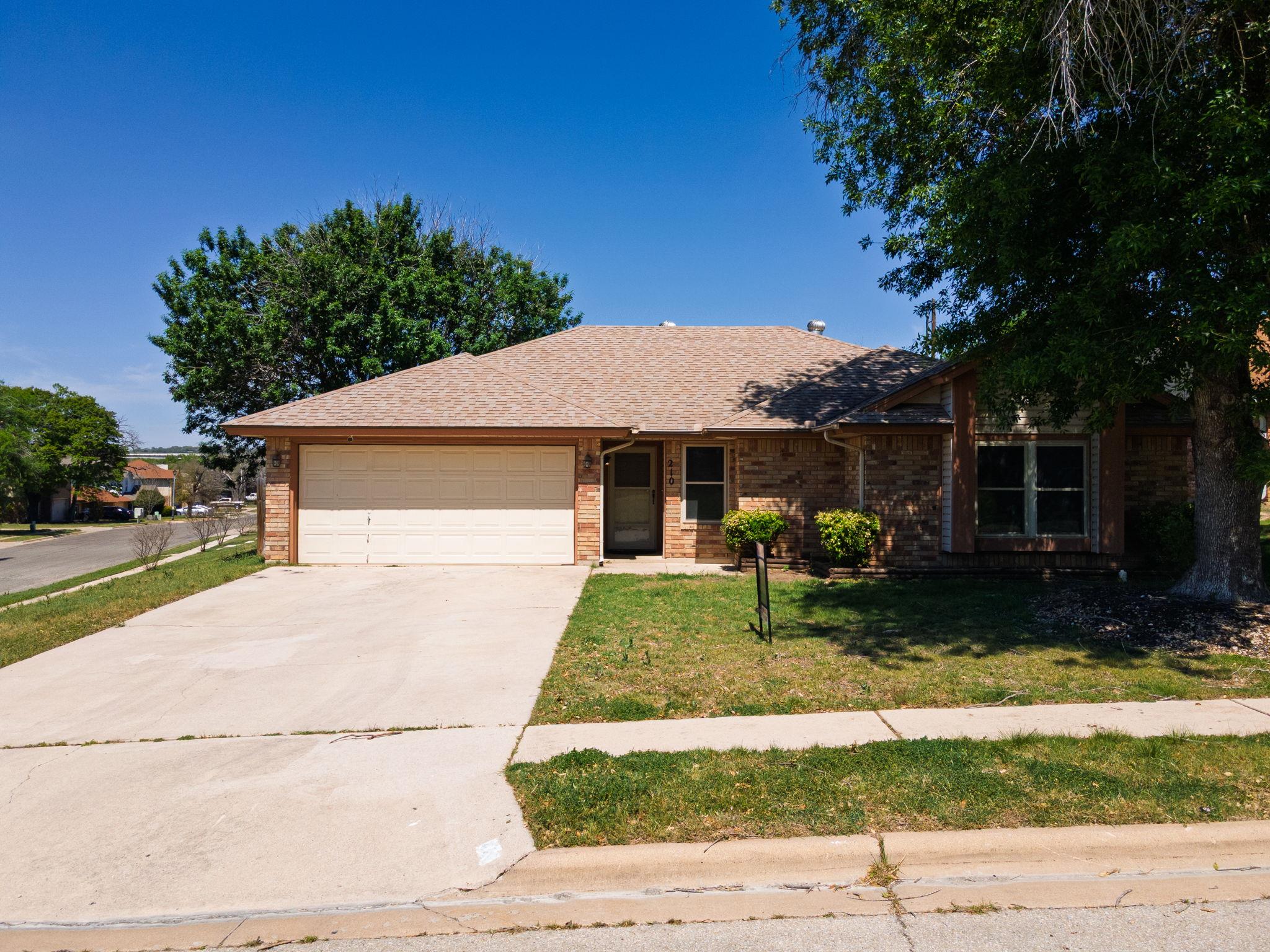 210 Paula ST
