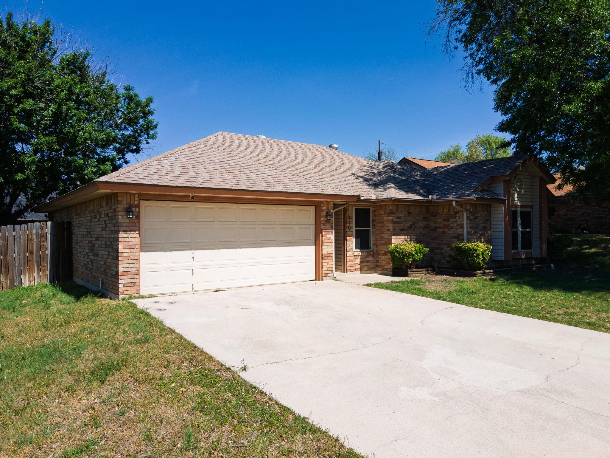 210 Paula ST