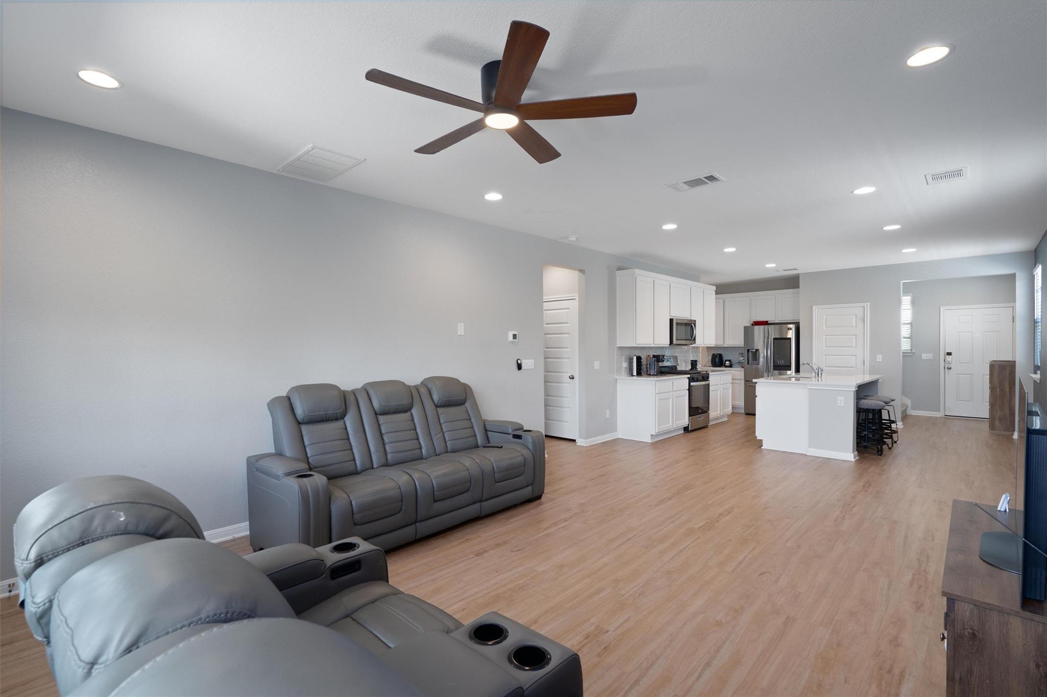 Buda, Texas 78610, United States, 4 Bedrooms Bedrooms, ,3 BathroomsBathrooms,Residential,Active,156549