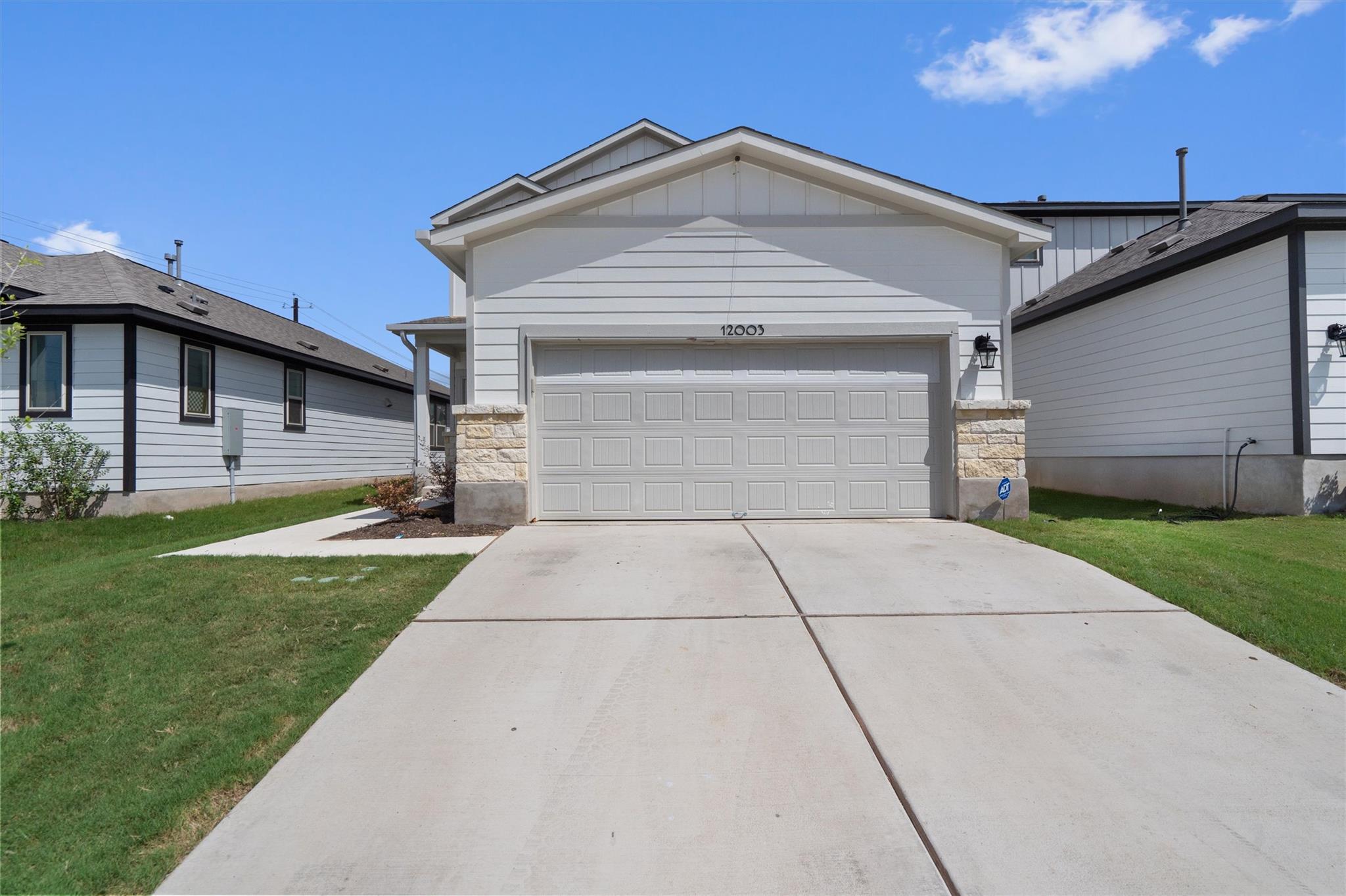 Buda, Texas 78610, United States, 4 Bedrooms Bedrooms, ,3 BathroomsBathrooms,Residential,Active,156549