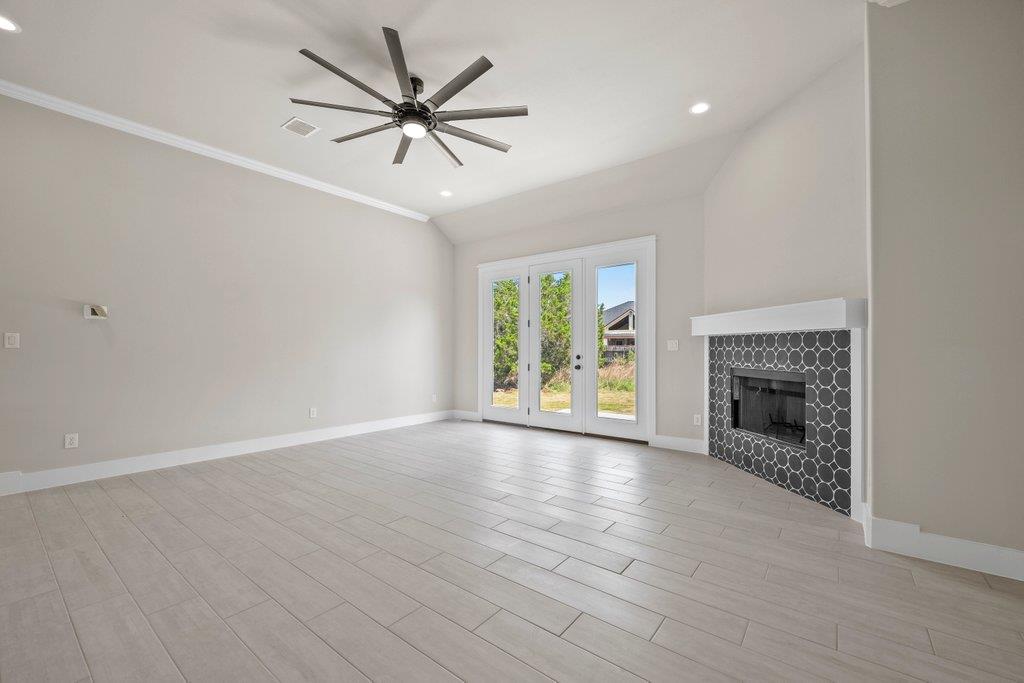11 Moonlight LN