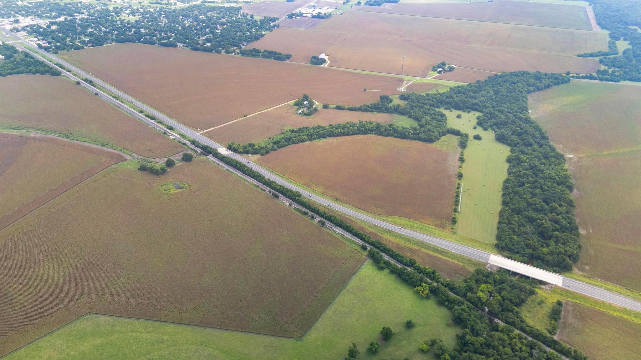 4400-4402 N Highway 95