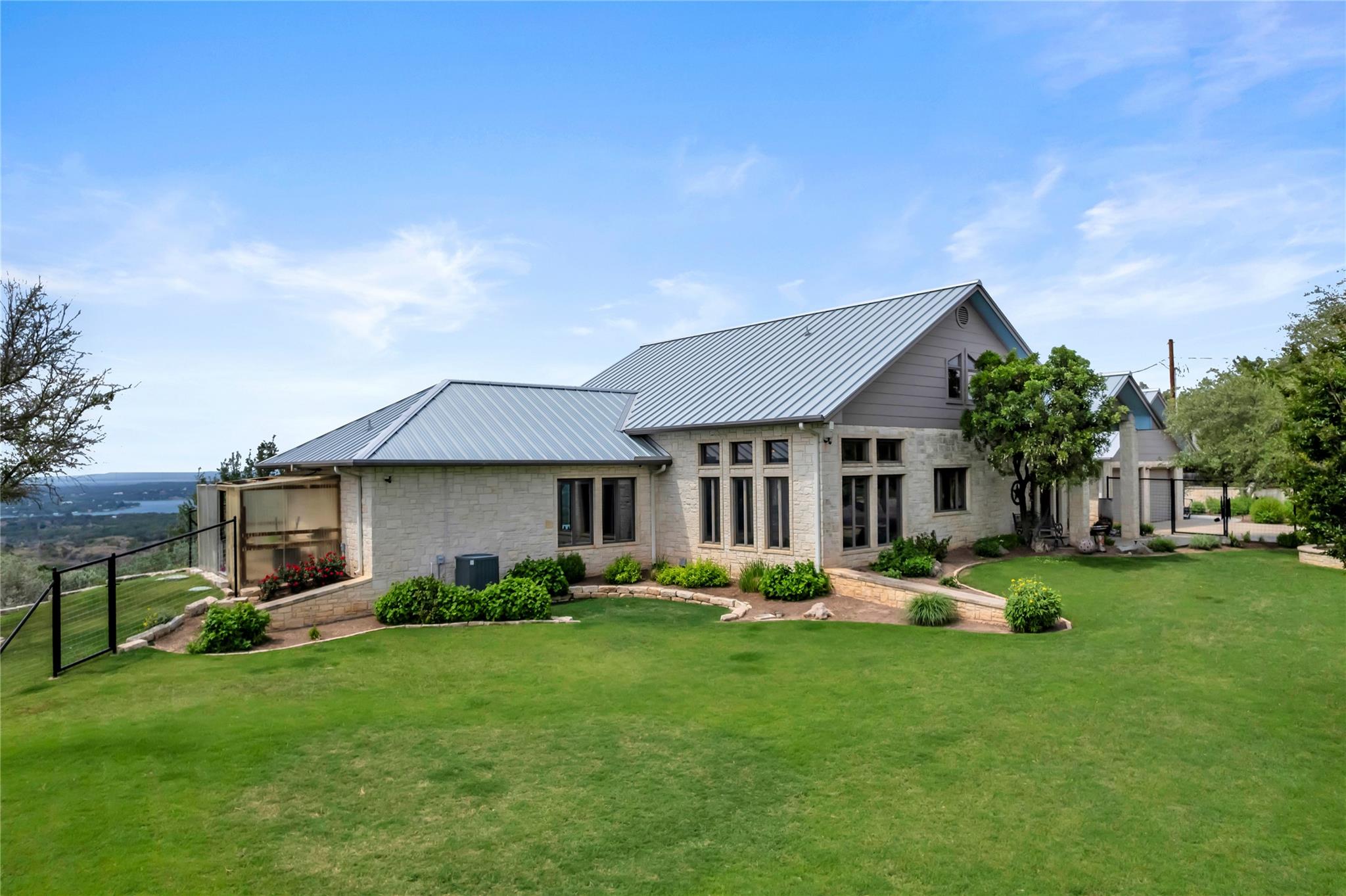 206 Vista Hermosa