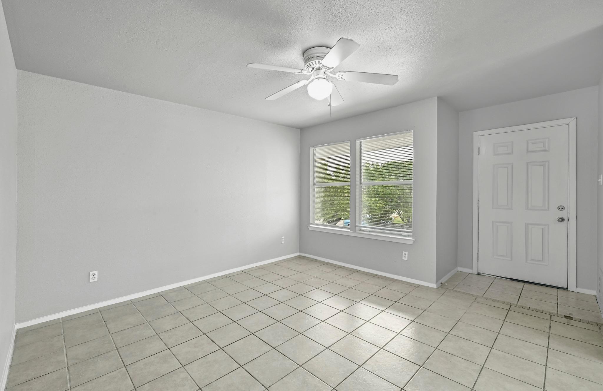 2212 Katy LN