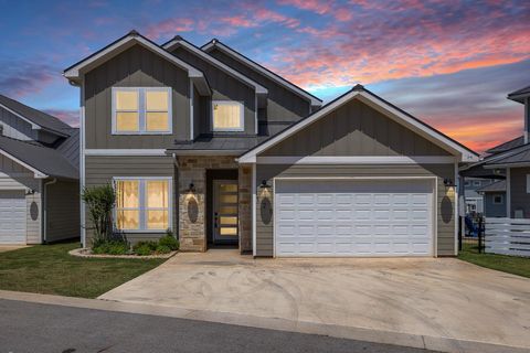 128 Village View DR Kingsland TX 78639