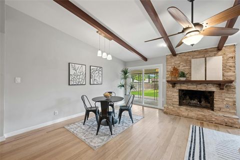 Single Family Residence in Austin TX 1918 Cannonwood LN 4.jpg