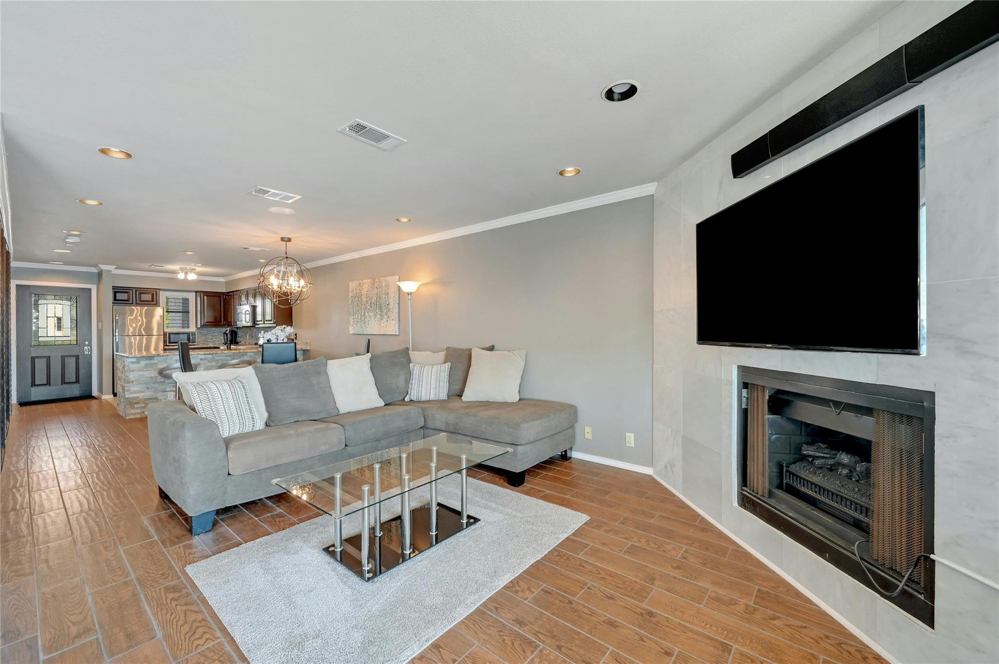 101 Island DR F
