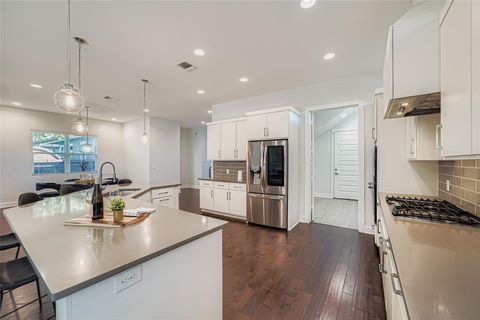 Tiny photo for 405 W Croslin ST, Austin, TX 78752 (MLS # 1126755)
