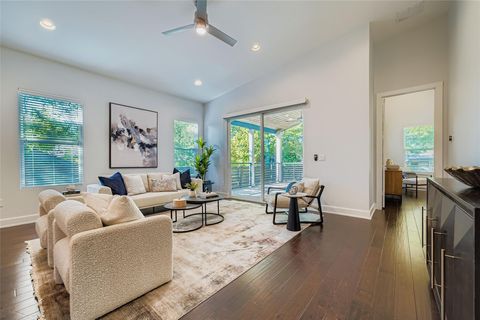 Tiny photo for 405 W Croslin ST, Austin, TX 78752 (MLS # 1126755)
