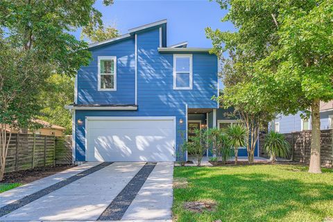 Photo of 405 W Croslin ST, Austin, TX 78752 (MLS # 1126755)