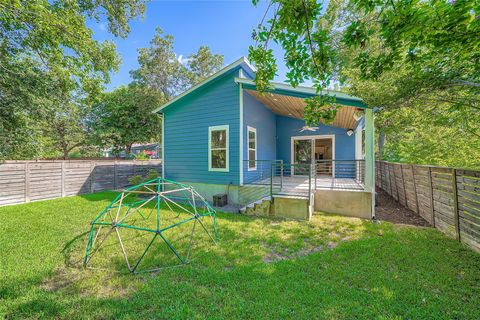 Tiny photo for 405 W Croslin ST, Austin, TX 78752 (MLS # 1126755)