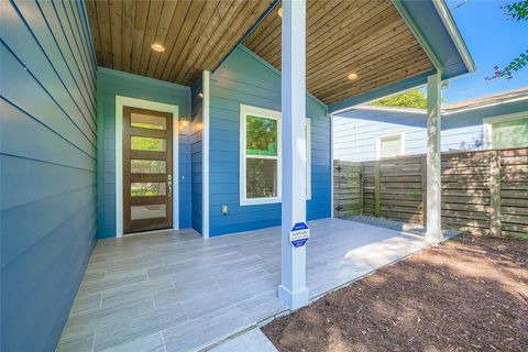 Tiny photo for 405 W Croslin ST, Austin, TX 78752 (MLS # 1126755)