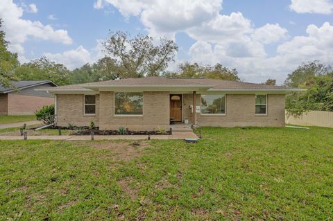 Photo of 6712 Northeast DR, Austin, TX 78723 (MLS # 8668079)