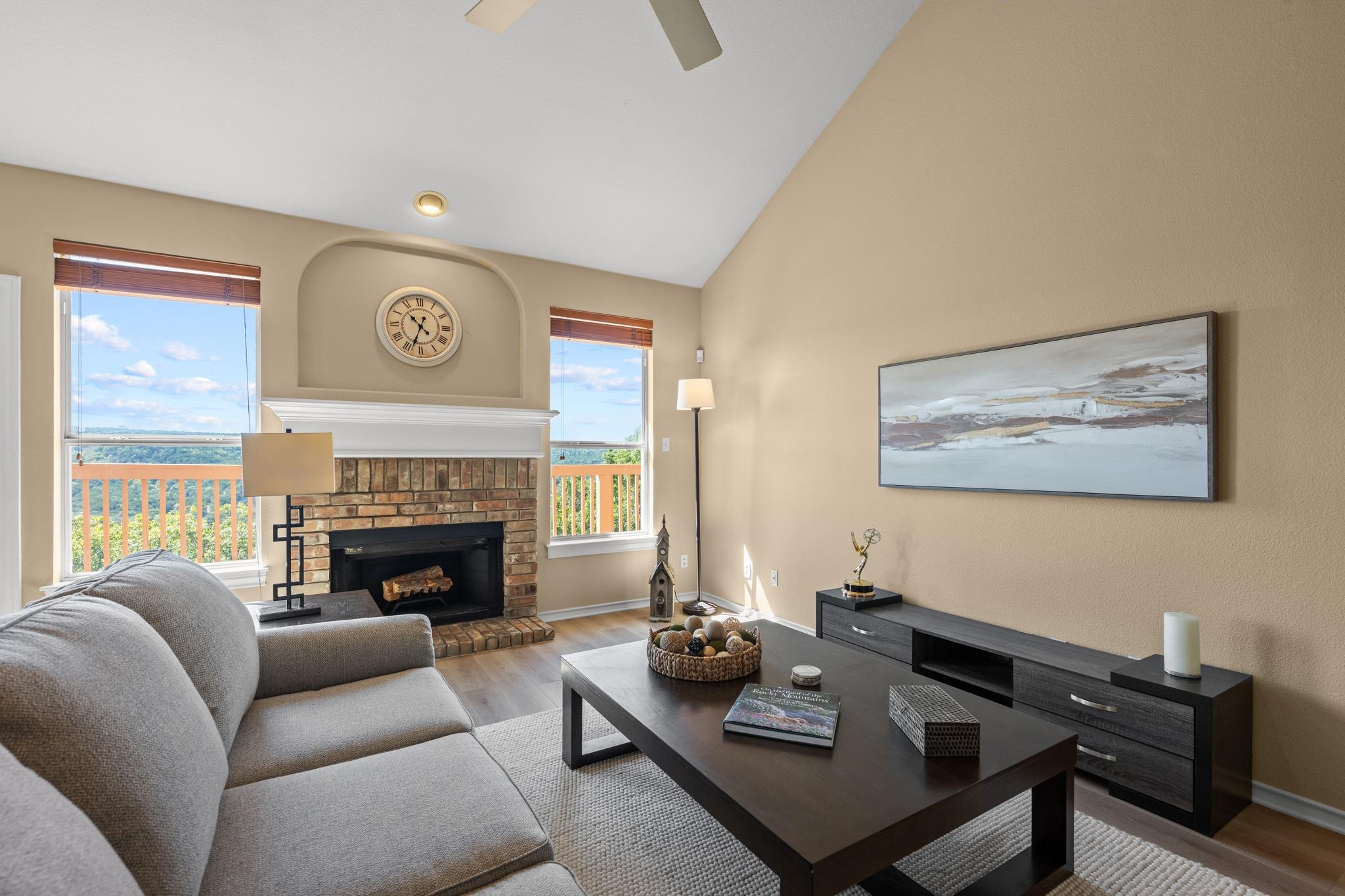 8802 Bluegrass DR