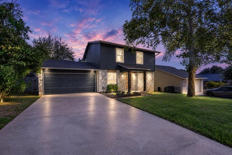 Photo of 4708 Adelphi LN, Austin, TX 78727 (MLS # 8717982)