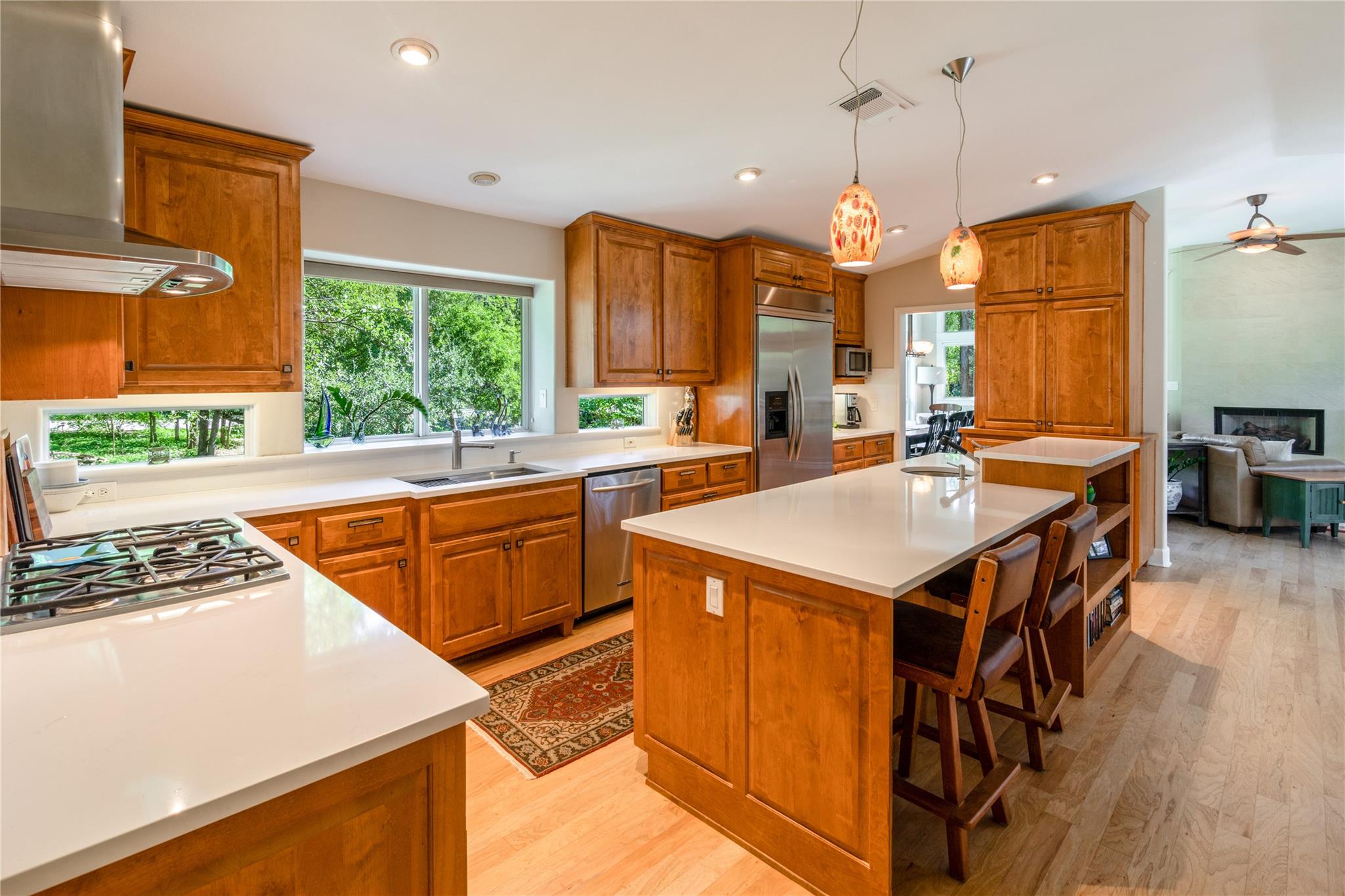 2408 Rollingwood DR