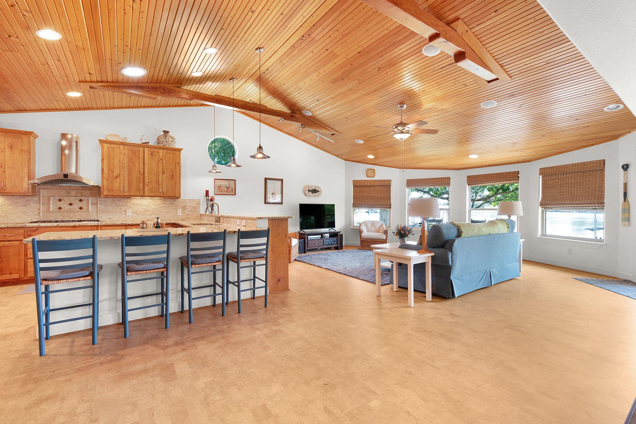 414 Island Lodges DR