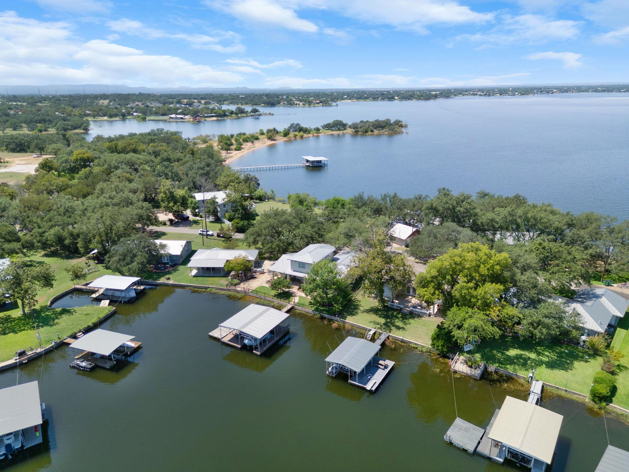414 Island Lodges DR