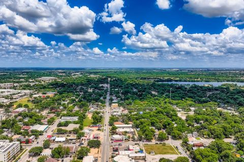 Tiny photo for 1409 E Cesar Chavez BLVD, Austin, TX 78702 (MLS # 8883110)