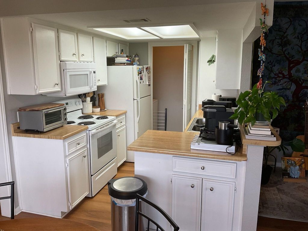 Photo of 1013 Chestnut ST #Building C, Unit 5, San Marcos, TX 78666 (MLS # 6068513)