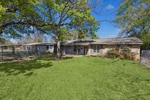 Photo of 5112 Ravensdale LN, Austin, TX 78723 (MLS # 1396450)