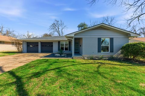 Photo of 8201 Shadowood DR, Austin, TX 78757 (MLS # 1729981)
