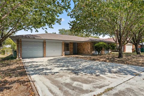 Photo of 1431 Salem Meadow CIR, Austin, TX 78745 (MLS # 2775047) Photo of 1431 Salem Meadow CIR, Austin, TX 78745 (MLS # 2775047)