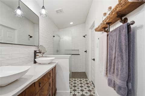 Tiny photo for 18406 Roundrock RD, Jonestown, TX 78645 (MLS # 2551964)