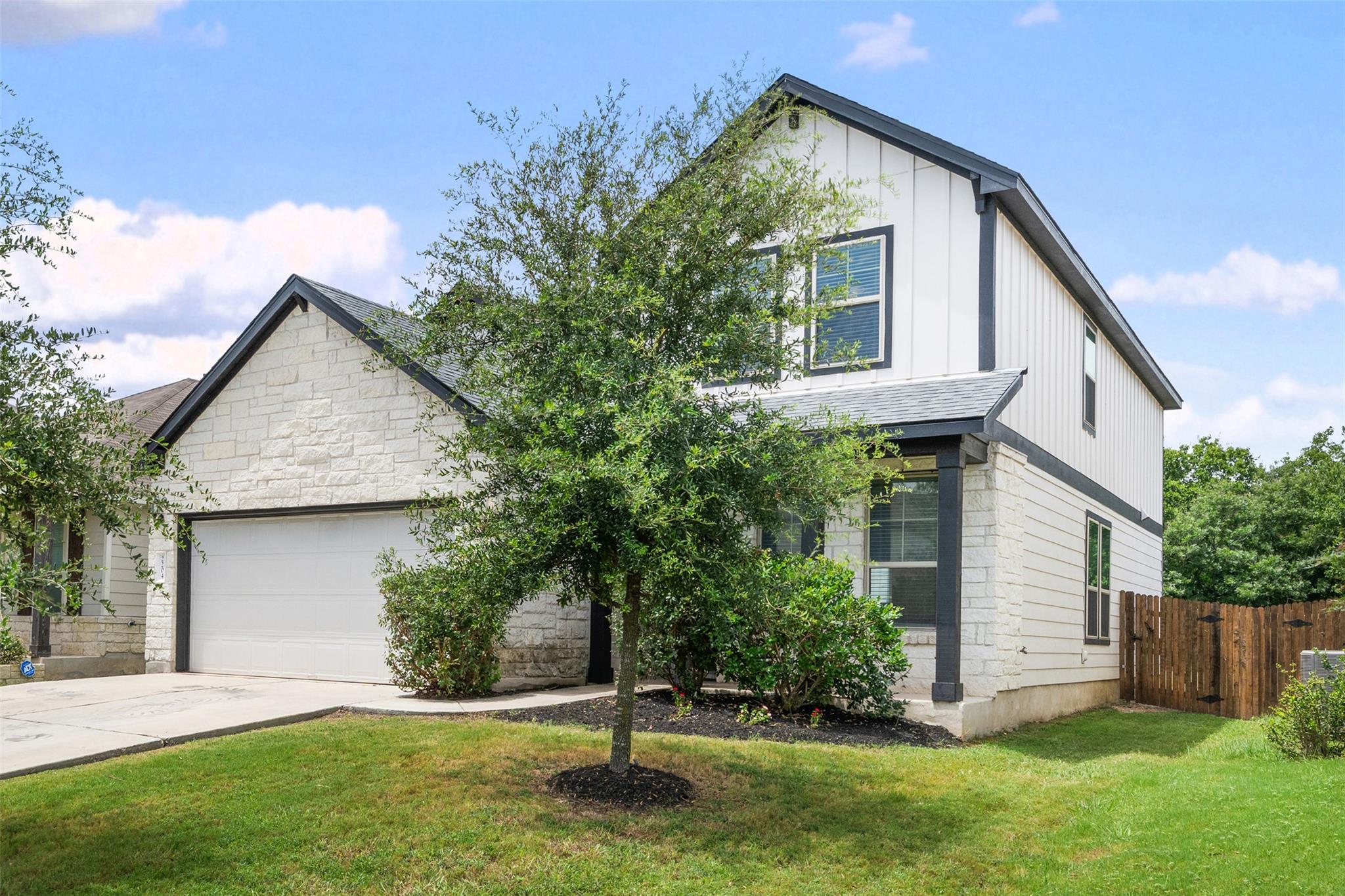 2204 Cliffbrake WAY