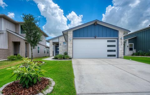Photo of 121 New Hampton WAY, San Marcos, TX 78666 (MLS # 2951932)