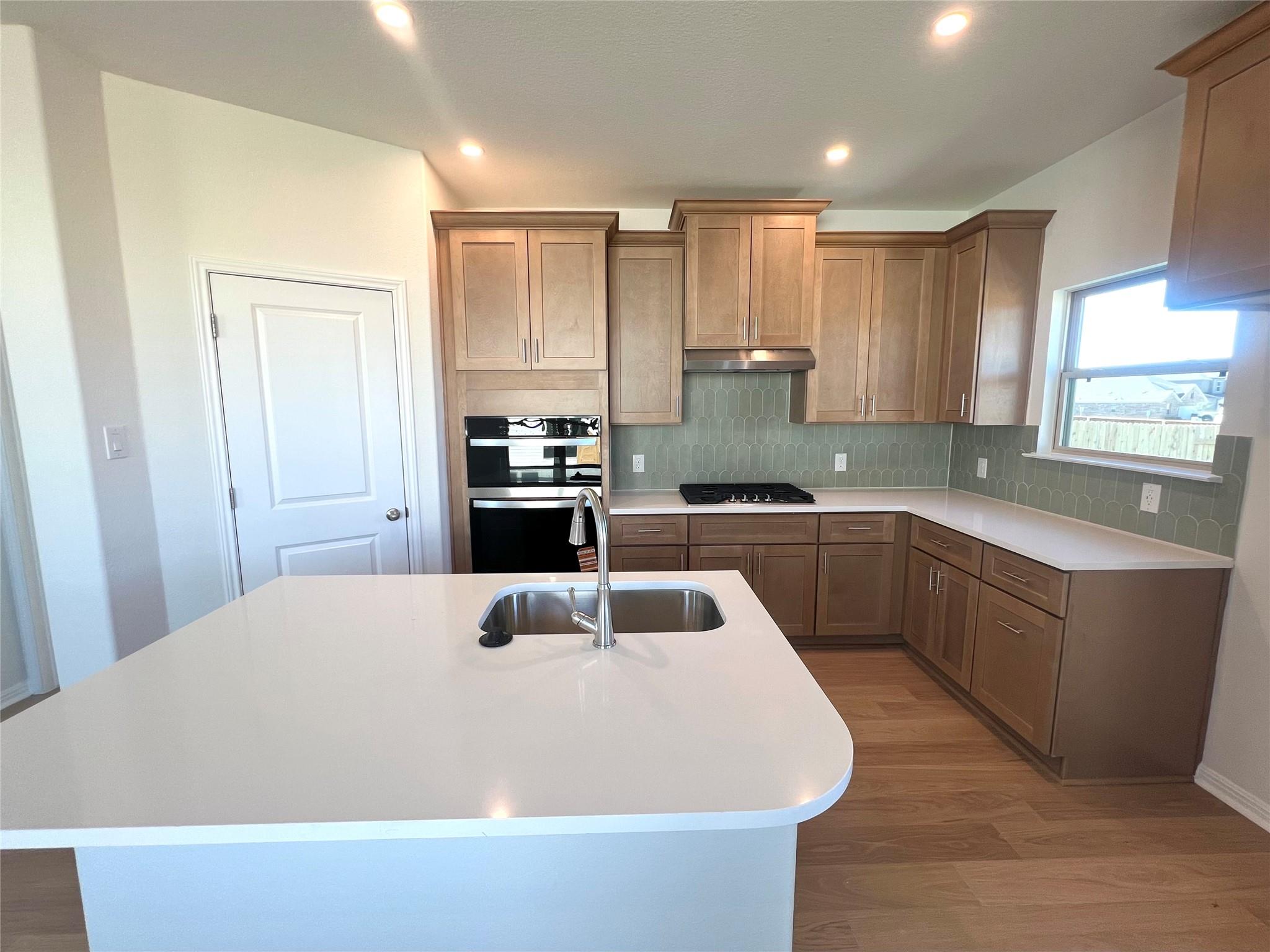 141 White Horses DR