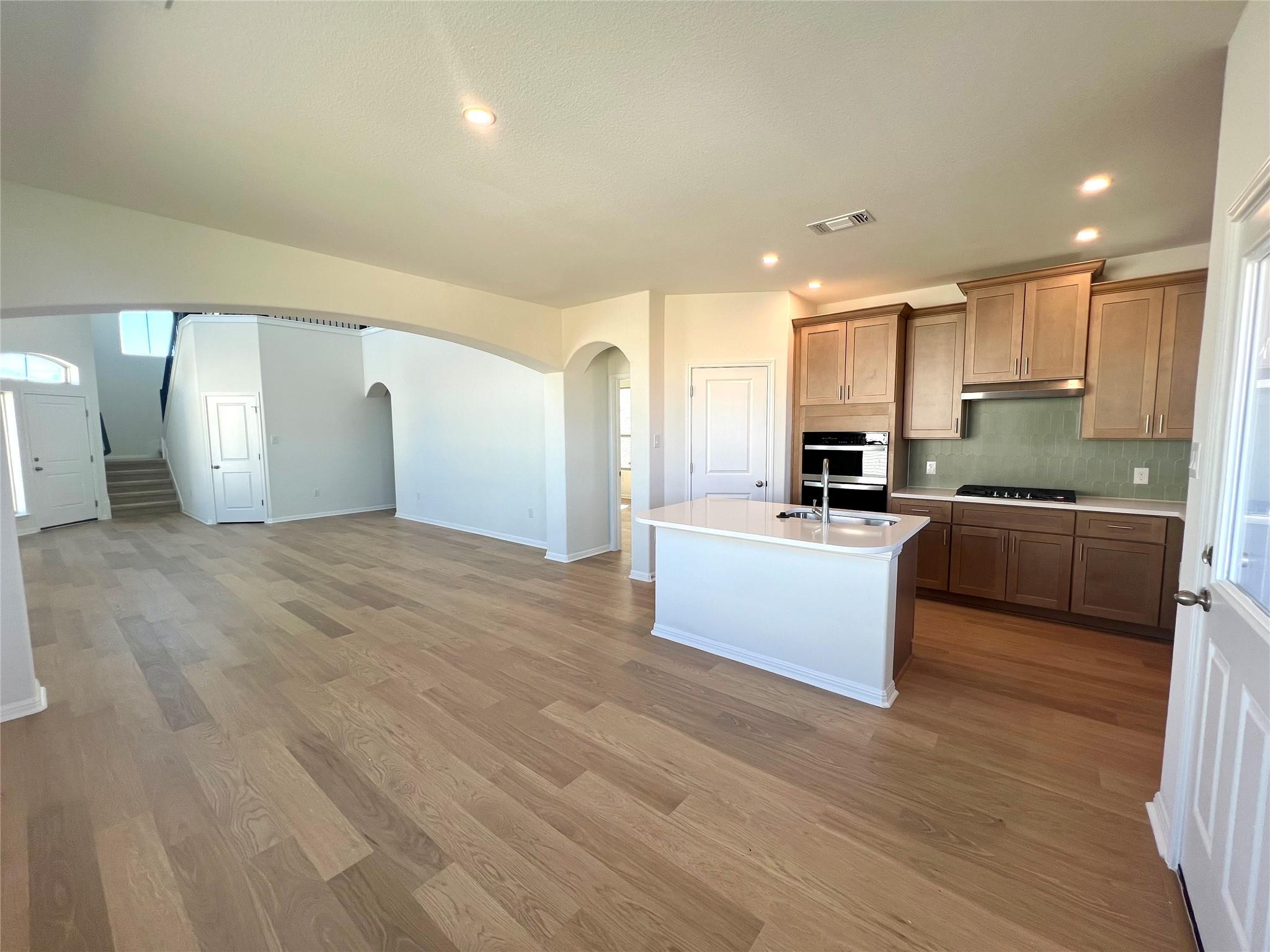 141 White Horses DR