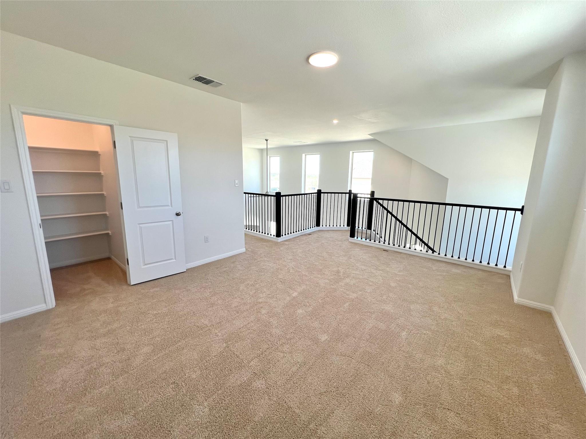 141 White Horses DR